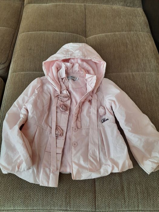Продам легкую курточку на девочку