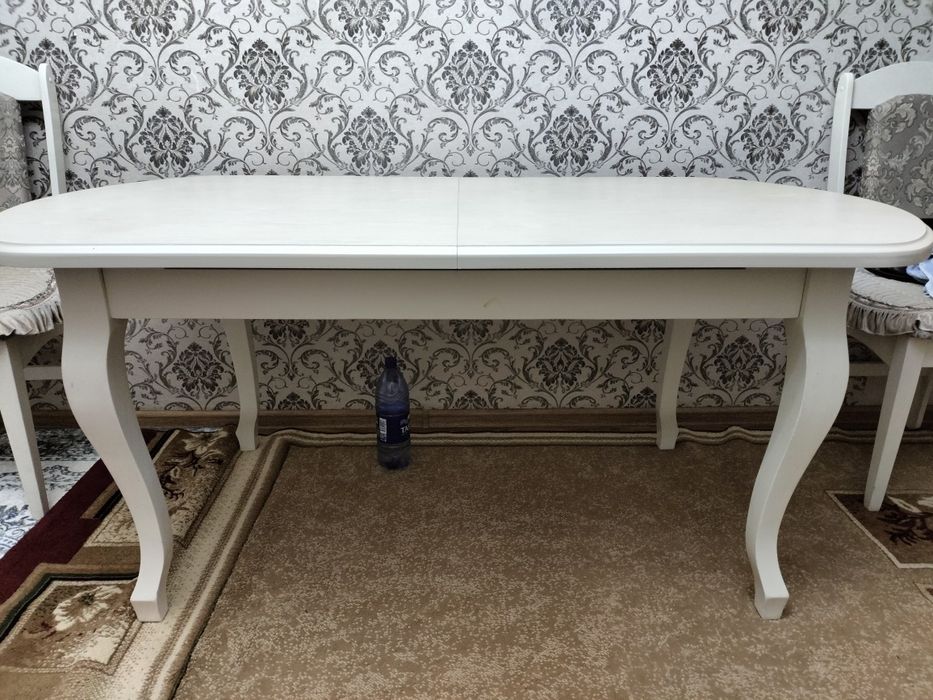 Стол для гостиной