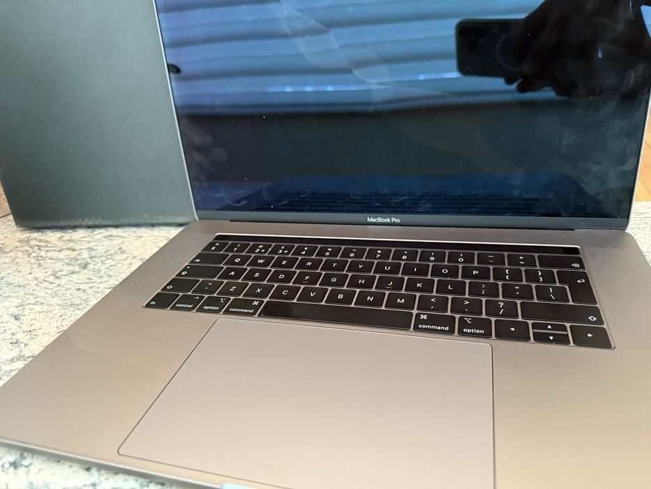 Mac Book Pro 15 2019