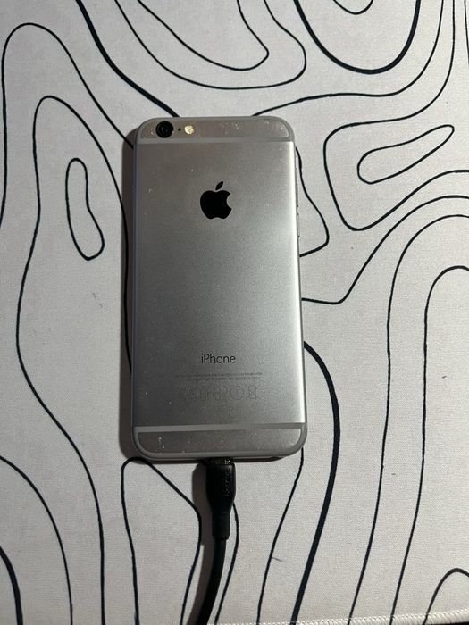 Продам 6 айфон 32 гб