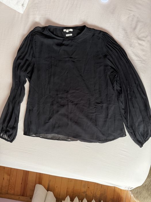 Нова черна тюлена блуза с дълъг плисиран ръкав и подплата