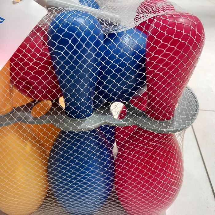 Нов детски боулинг,нови хилки и топче