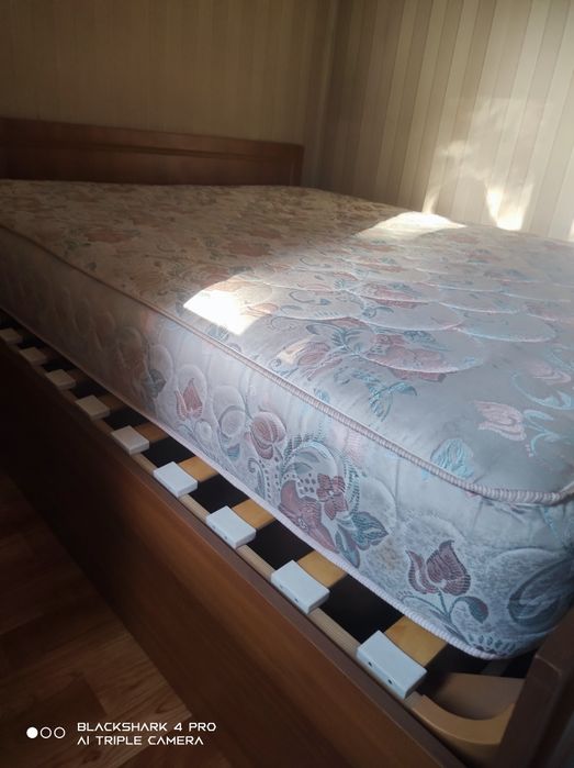 Продам 2-х спальную кровать 2х2
