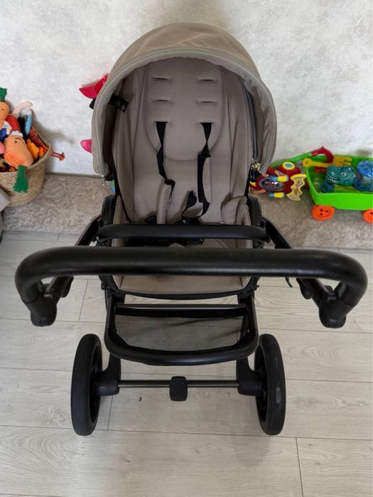 Коляска M/Type в оттенке Shall