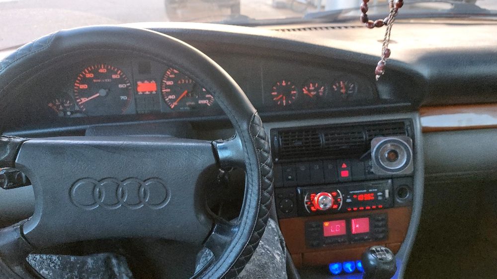 Продам ауди 100 с4