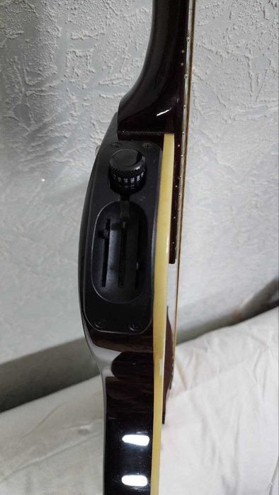 Продам Электрогитару Variax acoustic line 6. Гитара Джеймса Уэтфилда.