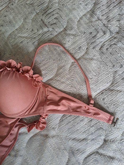 Нов бански пясъчно златист