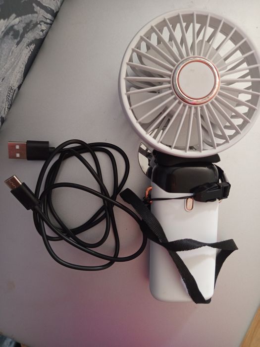 Ventilator mic cu încărcator