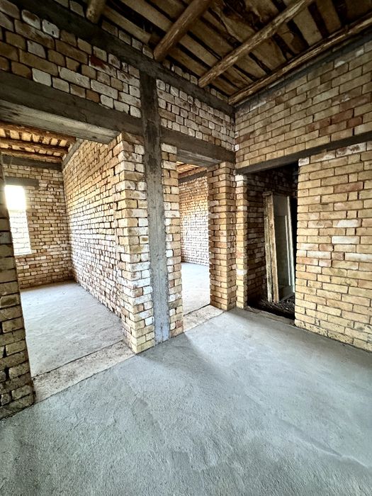 ДСК Бустон 3 соток 5 хона 120m2. Участка сотилади.