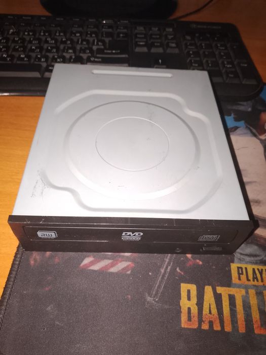 Дисковод для компьютера.