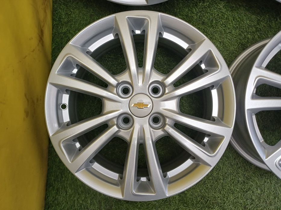Диски R15 4x100 на Chevrolet Cobalt и другие.
