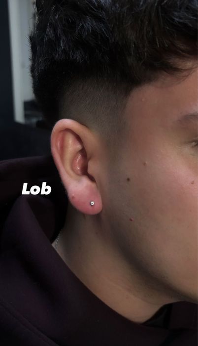 Realizez piercinguri – steril, sigur, rapid