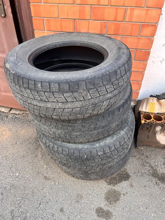 Шины 265/65/17 продам