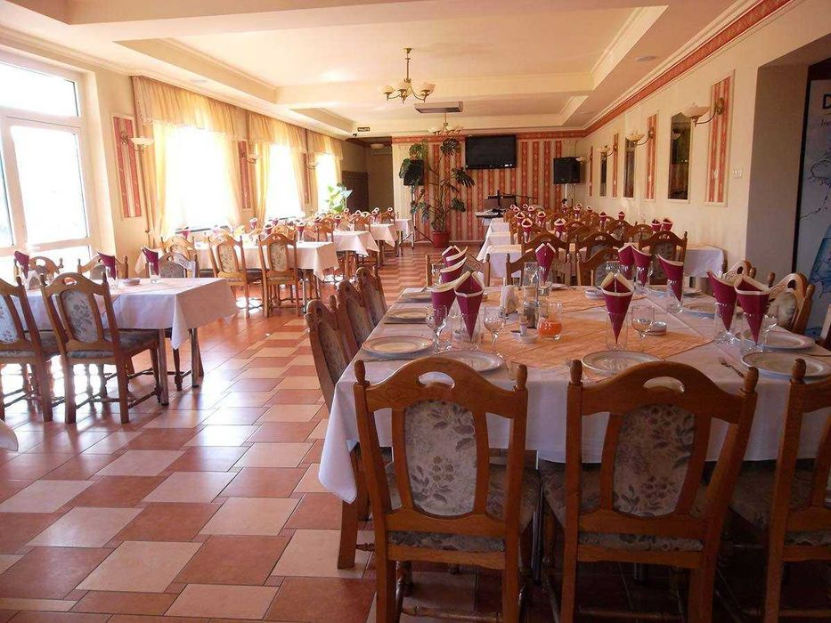 De vânzare restaurant + clădire ideală pentru hotel, clinică, azil de bătrâni etc