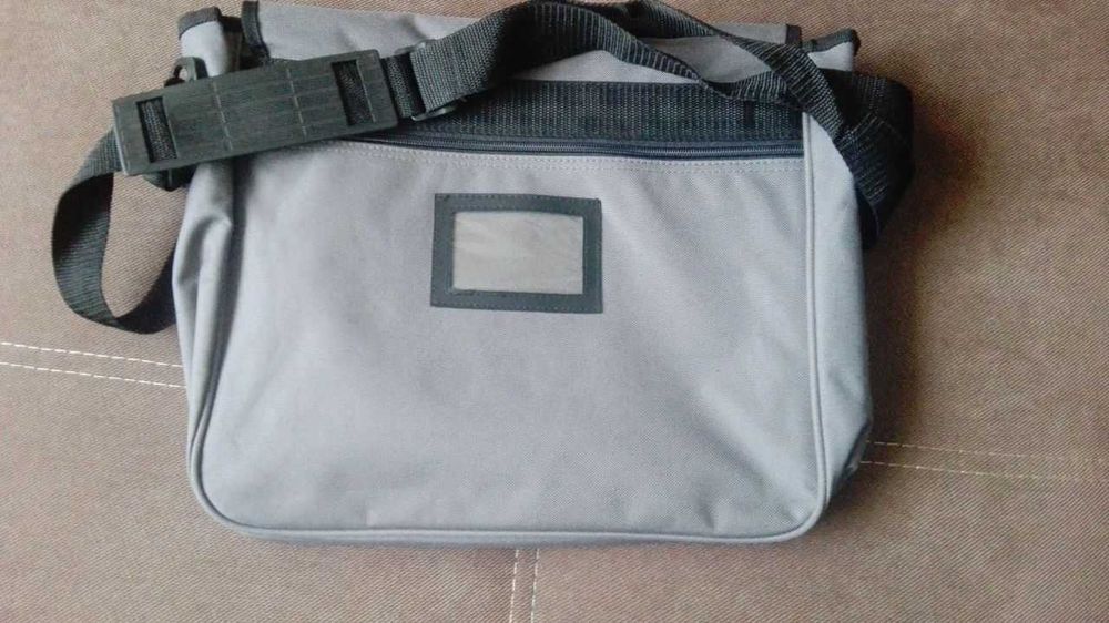 Geanta laptop / Servieta laptop 15-17 inci de umar / mana