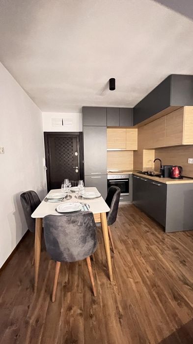 Дава се под наем Тристаен апартамент в Варна, Център - 70 кв.м за 800 € - Снимка #4