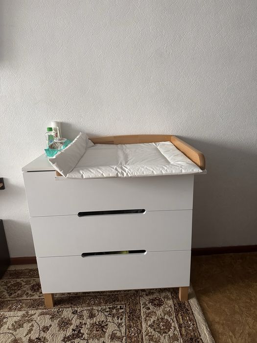 Пелинальный столик +комод