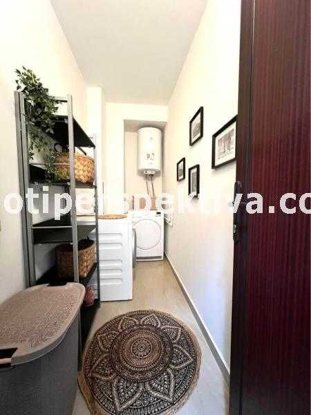 Продава се Тристаен апартамент в Пловдив, Кючук Париж - 95 кв.м за 2053 €/кв.м - Снимка #9