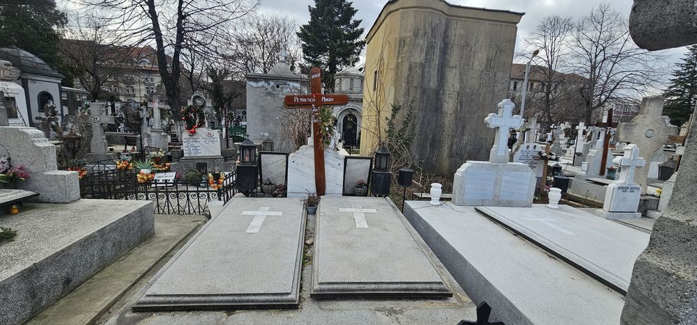 2 locuri de veci, cimitirul sf. Vineri