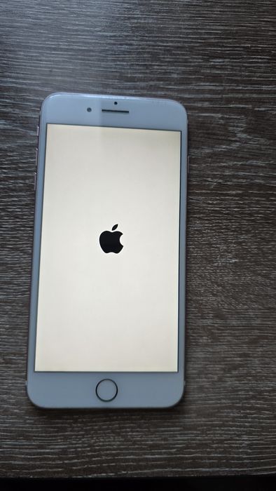 Продам IPhone 7 plus