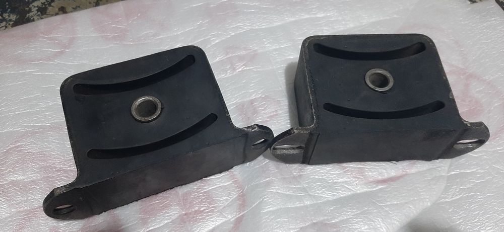 подушка раздаточной коробки нива шевроле