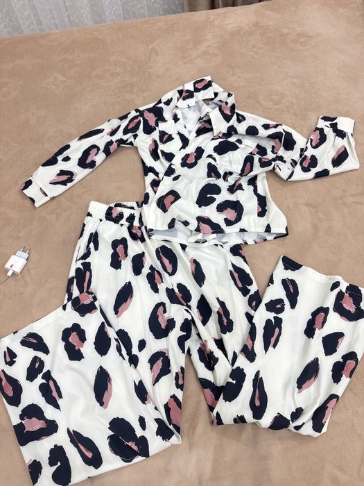 Продается платья костюм