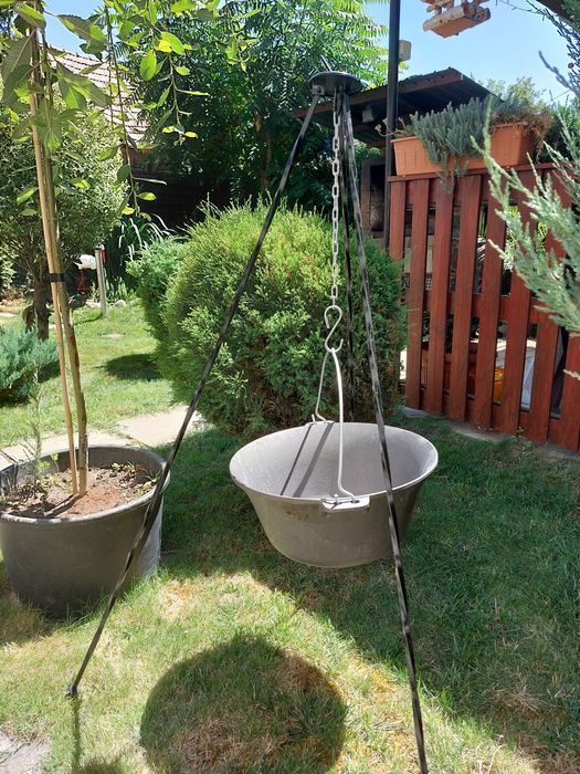 Ceaun fonta cu trepied nou