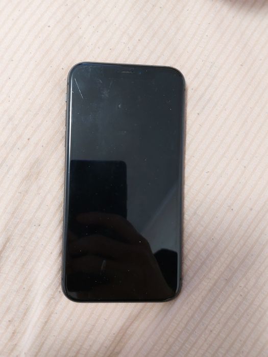 Продам IPhone 11 64GB