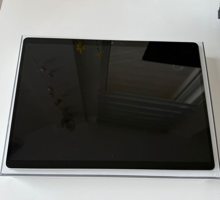 Microsoft surface Pro 8 i5 11 generation, 8gb RAM, 128 GB SSD