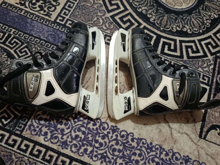 Хоккейные коньки