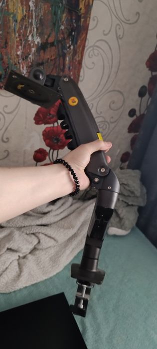 Монитор Samsung LF24T35