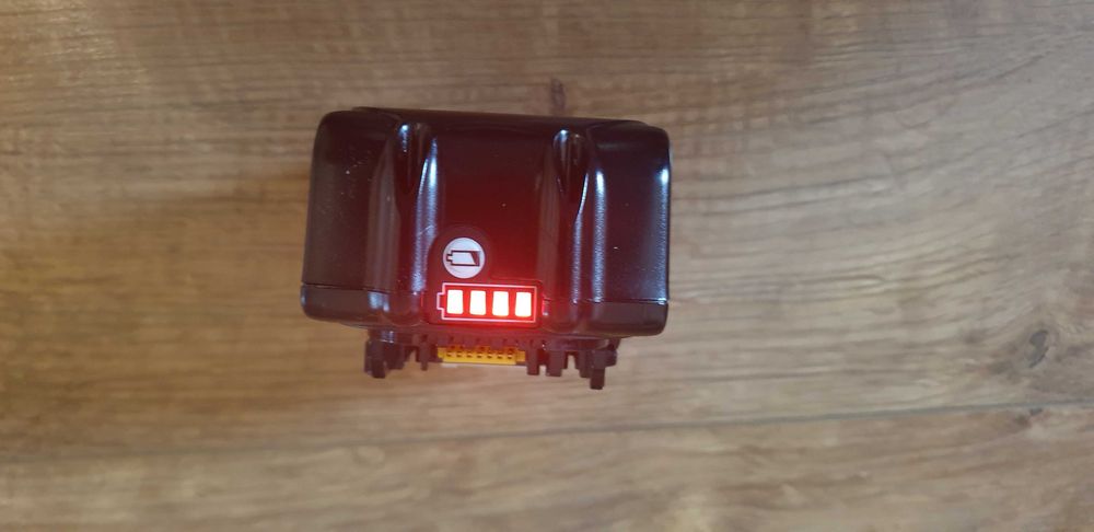 Макита,зарядно,DHP485 ,453,винтоверт.батерия ,вл1830.bl1830.чанта хилт