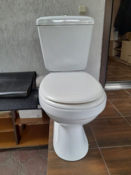 Рабочий унитаз продам срочно
