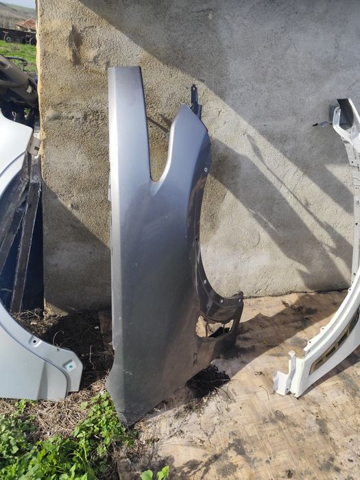 Ляв и Десен калник -Infiniti fx30-Qx70 -