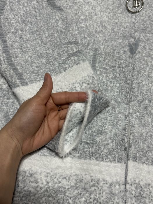 Продаеться женский джемпер