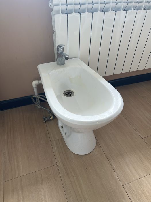 Биде со смесителем