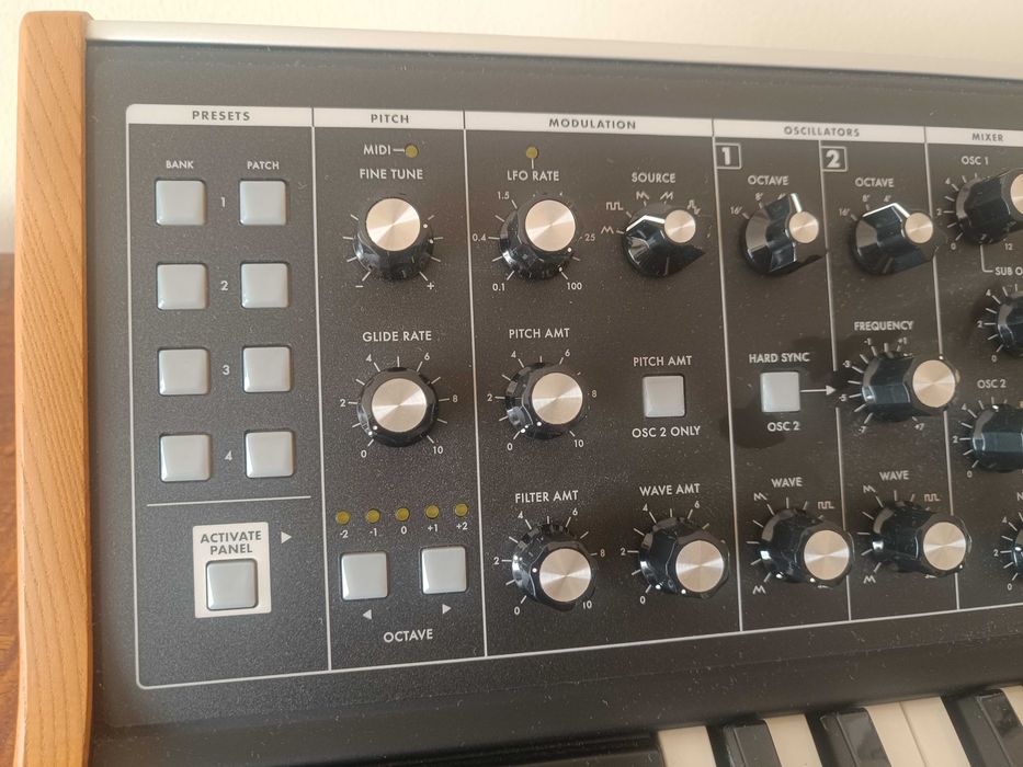 Продавам Moog Subsequent 25