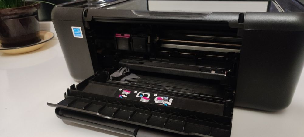 Принтер HP Deskjet F2483