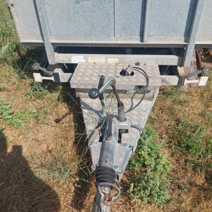 Самосвално ремарке
САМОСВАЛНО ЕЛ, РЕМАРКЕ