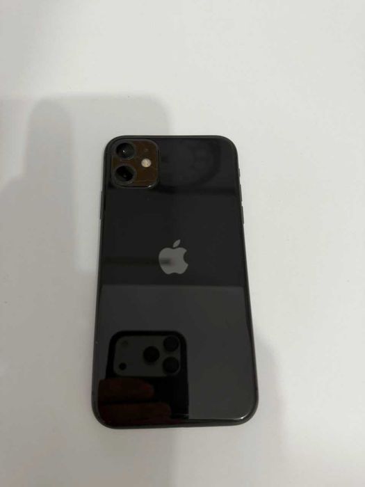 iPhone 11 в хорошем состоянии