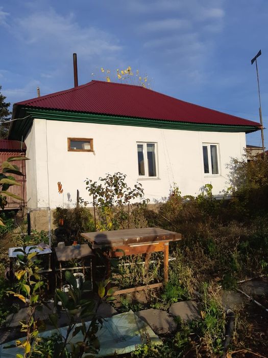 Продаётся 4- комнатный дом на Защите