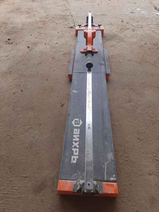 Плиткорез почти новый, размер 1,20