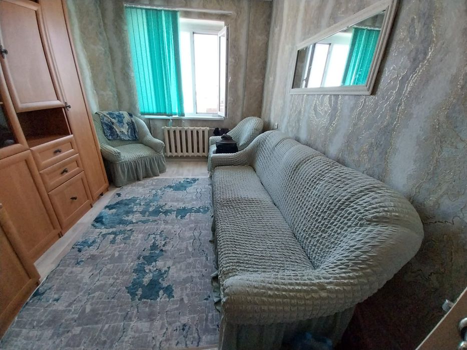 Продаются диван и 2 кресла