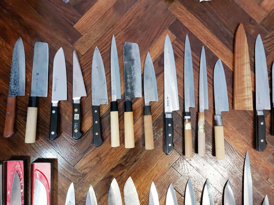 Cutite Profesionale Japoneze De Bucatarie.