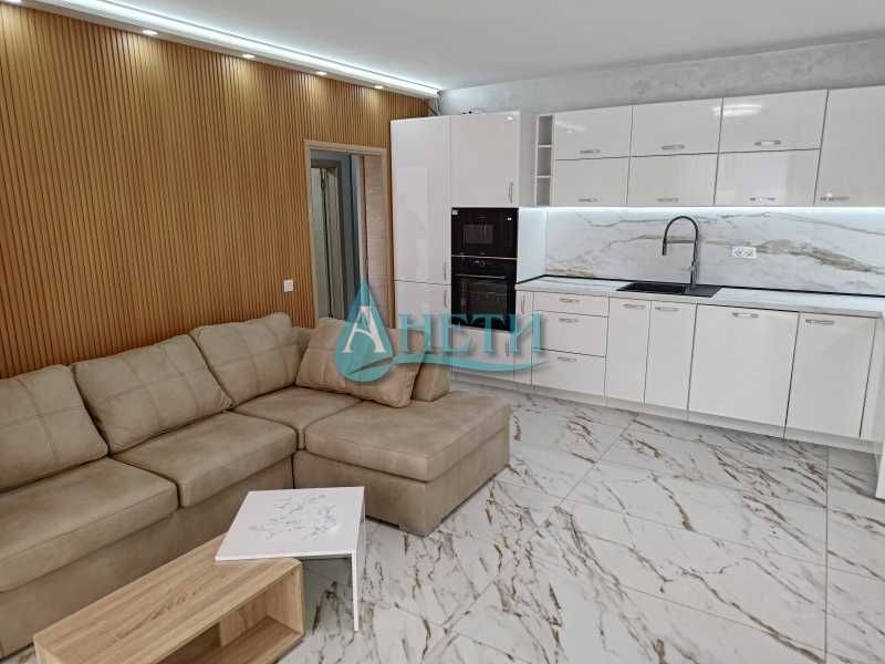 Дава се под наем Двустаен апартамент в София, Студентски град - 71 кв.м за 1196.97 € - Снимка #1