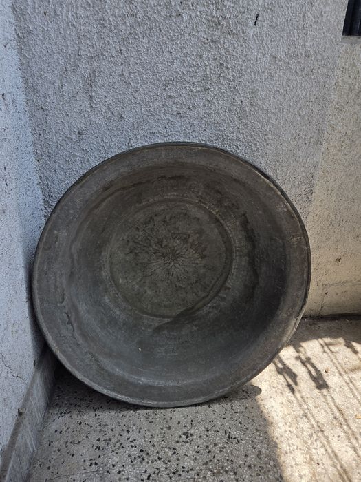 Медни менци и меден леген