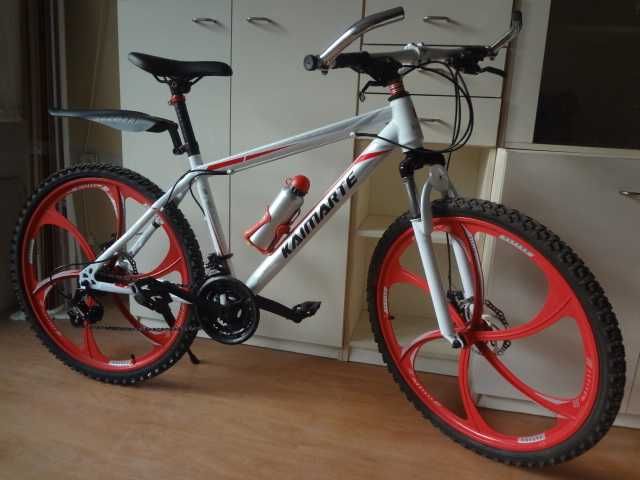 Спортен велосипед с ляти капли