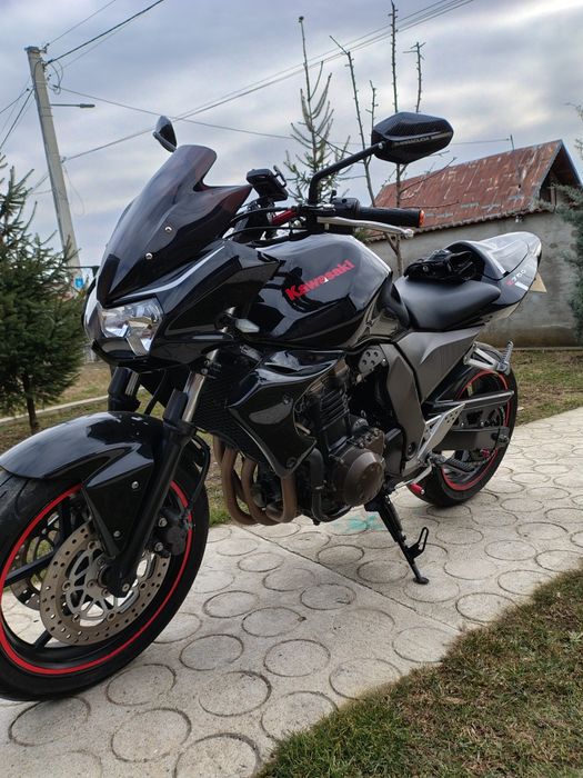 Vând Kawasaki  Z 750. an 2005 .