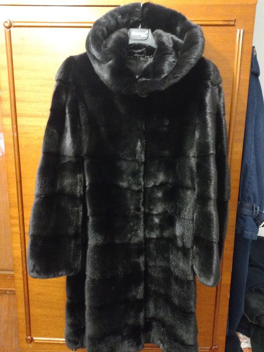 Продаётся норковая шуба