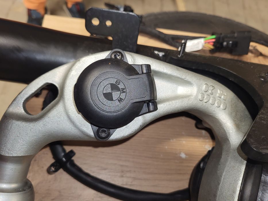 Carlig de remorcare BMW X1 U11  rabatabil, complet.